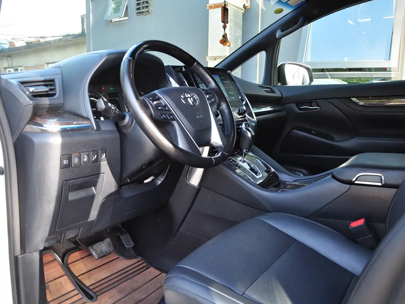 Toyota Alphard 2020 Hybrid 2.5L Premium Edition фото 13