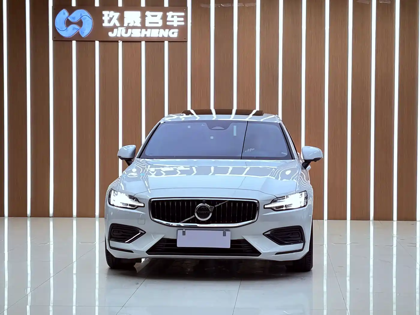 Volvo S60 2023 2023 B4 Smart Comfort Luxury Edition