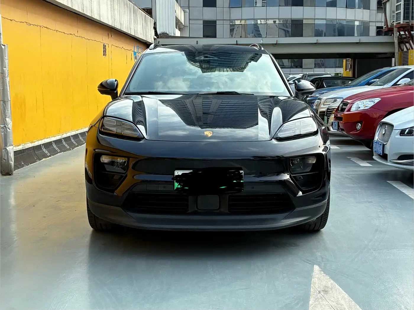 Porsche Macan EV 2024 Macan 4 фото 2