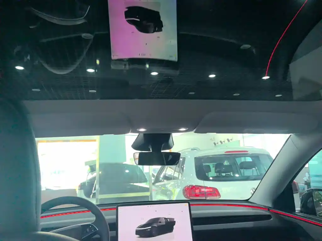 صورة 18 - Tesla Model Y