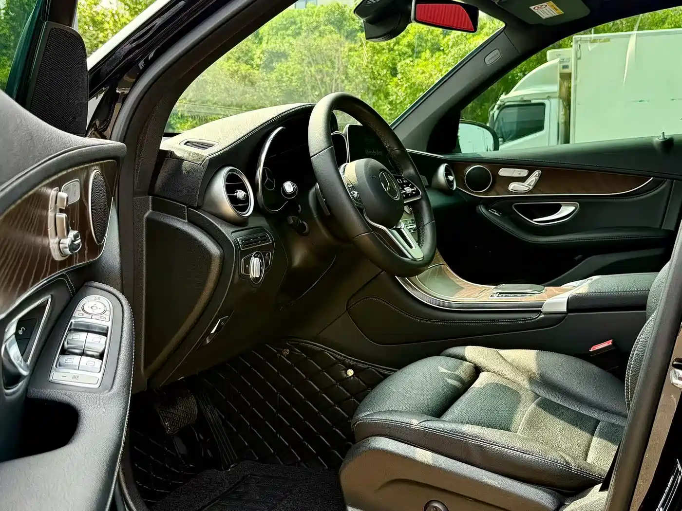 Mercedes-Benz GLC 2020 GLC 300 L 4MATIC Dynamic фото 4
