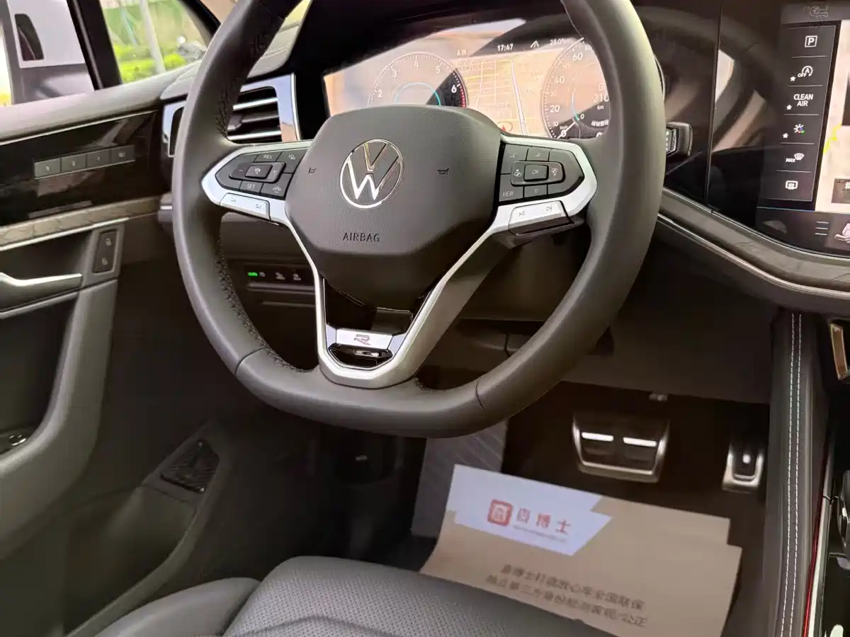 Volkswagen Touareg 2020 3.0TSI Enjoyment Edition China VI фото 12