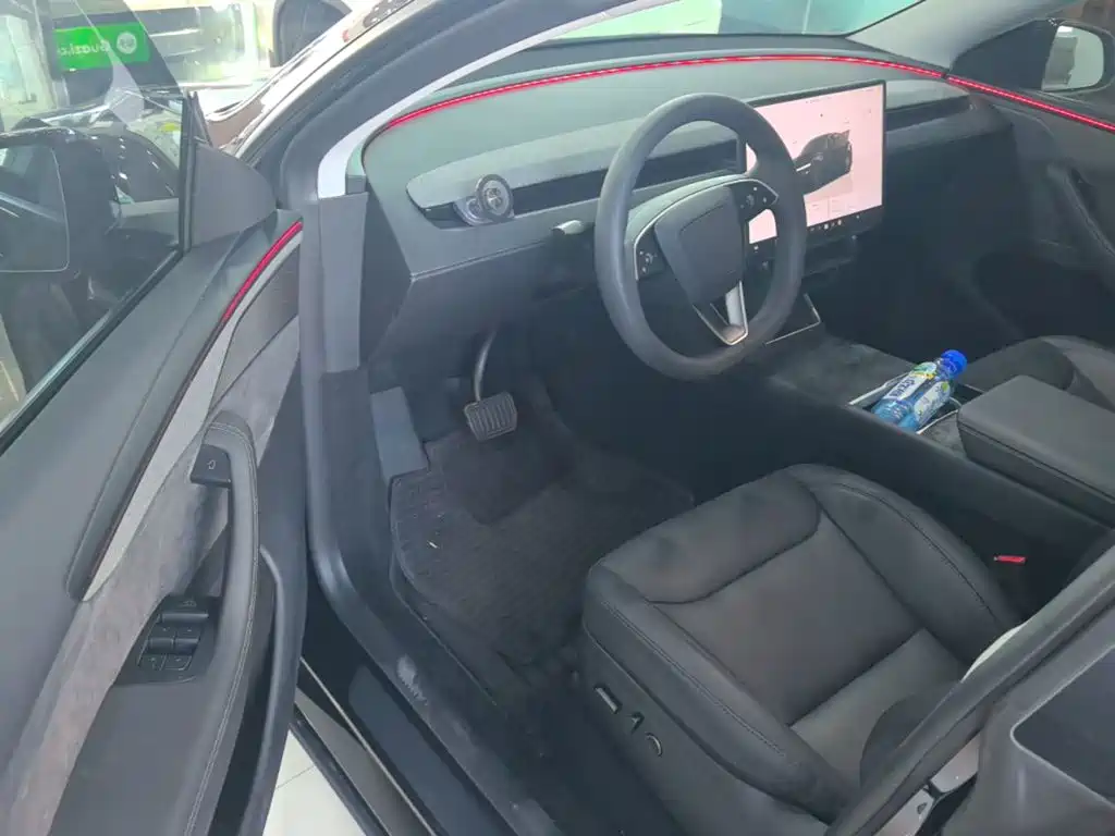 صورة 16 - Tesla Model Y