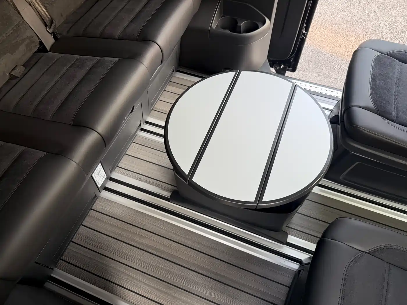 Volkswagen Multivan 2019 2.0TSI 4WD Premium 7-seater фото 22