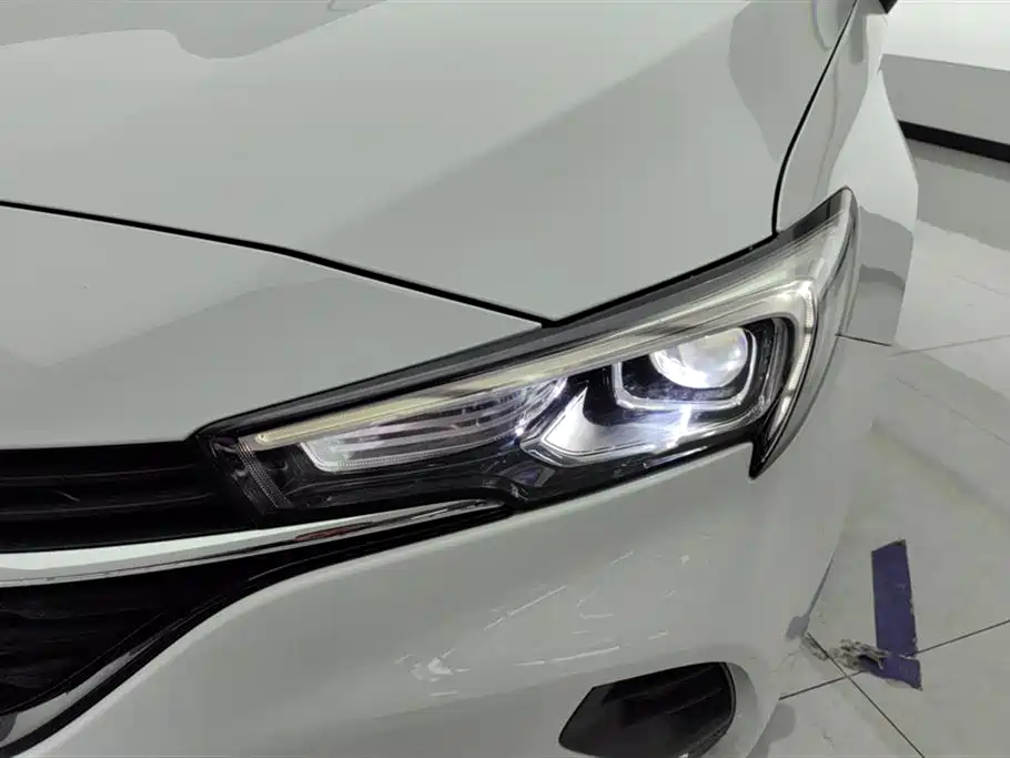 Buick Verano 2020 20T CVT Leading фото 5