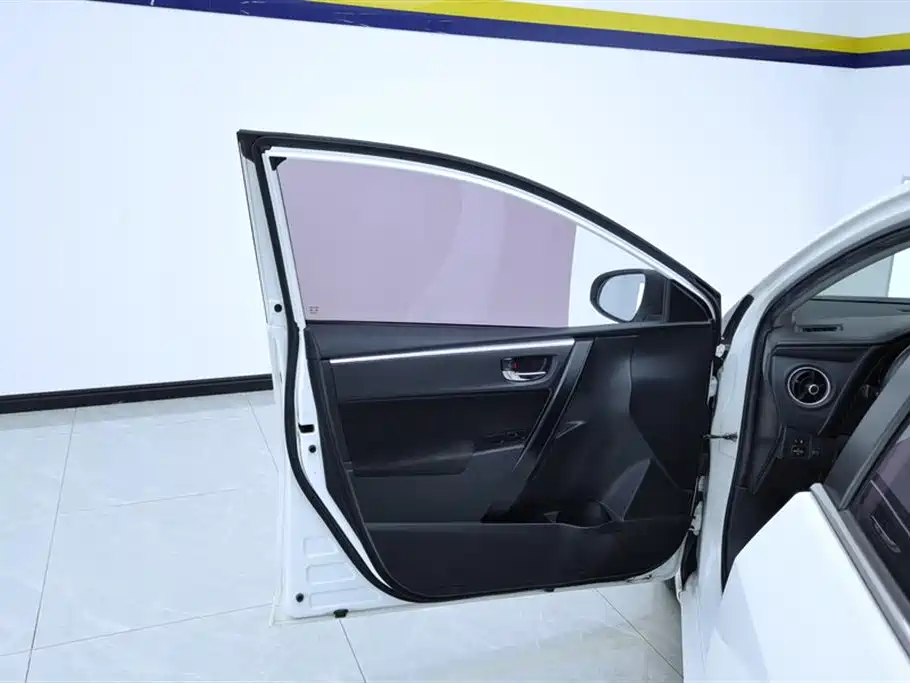 Toyota Corolla 2017 Facelift 1.2T S-CVT GL фото 7
