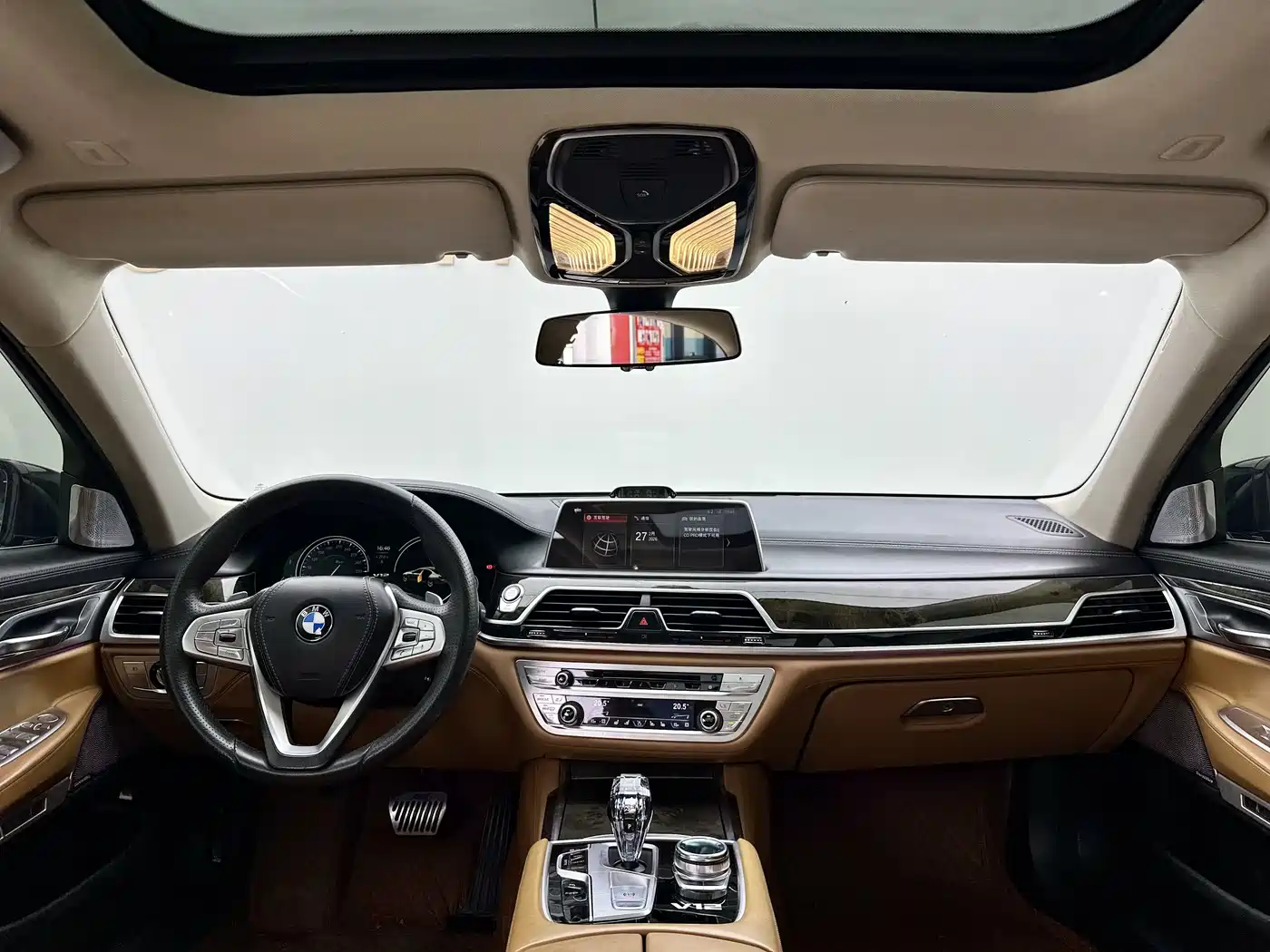 BMW 7 Series 2016 740Li Leading Edition фото 8