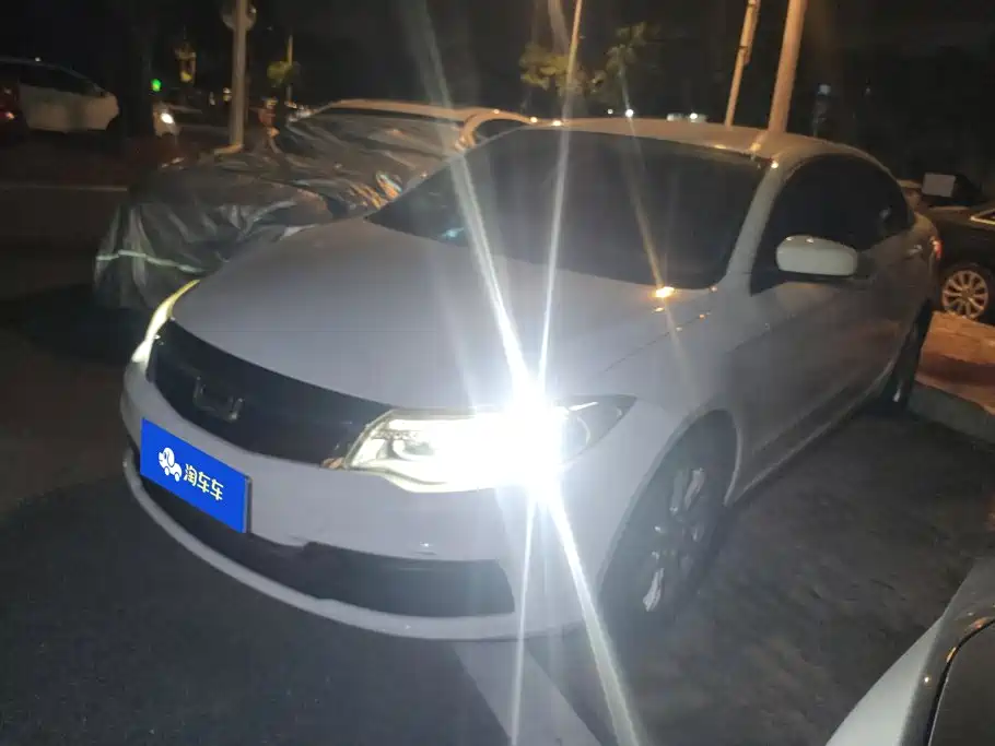 Qoros 3 2016 2016 Sedan 1.6L Manual Zhixiang