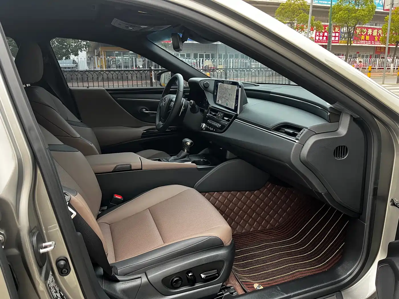 Lexus ES 2022 200 Excellence Edition фото 9