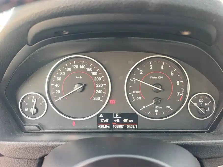 BMW 3 Series 2017 320i M Sport фото 14
