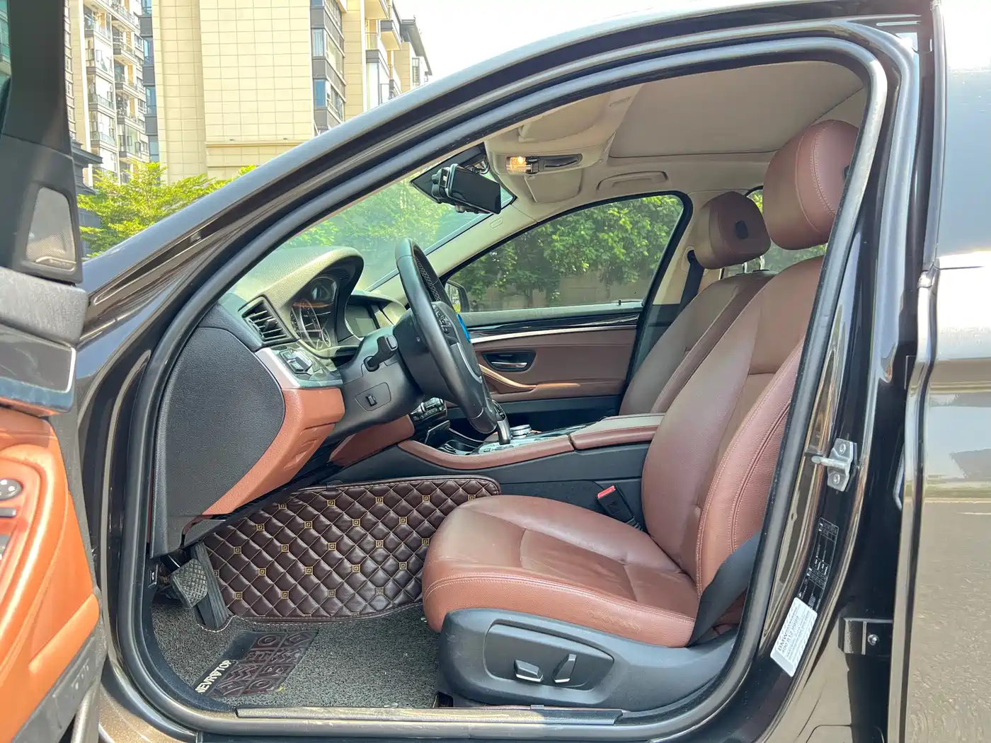 BMW 5 Series 2014 520Li Elegance фото 10