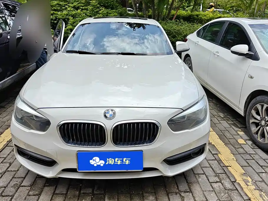 BMW 1 Series (Import) 2018 118i Leading фото 2