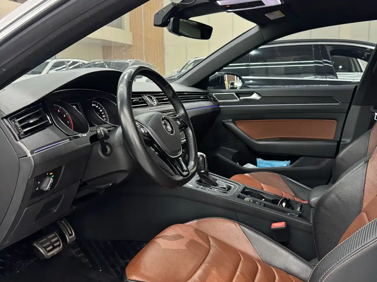 Volkswagen FAW-Volkswagen CC 2019 330TSI Charm Edition China VI фото 3