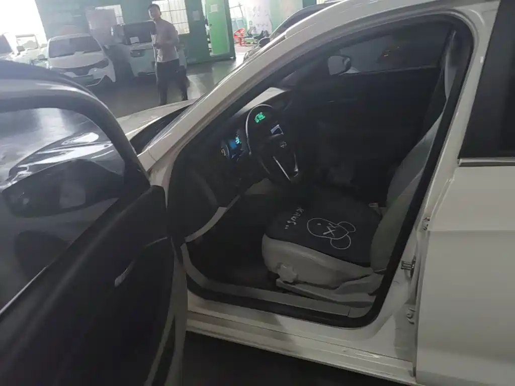 BAIC Senova D50 2015 2015 1.5L Manual Comfort Value Navigation Edition
