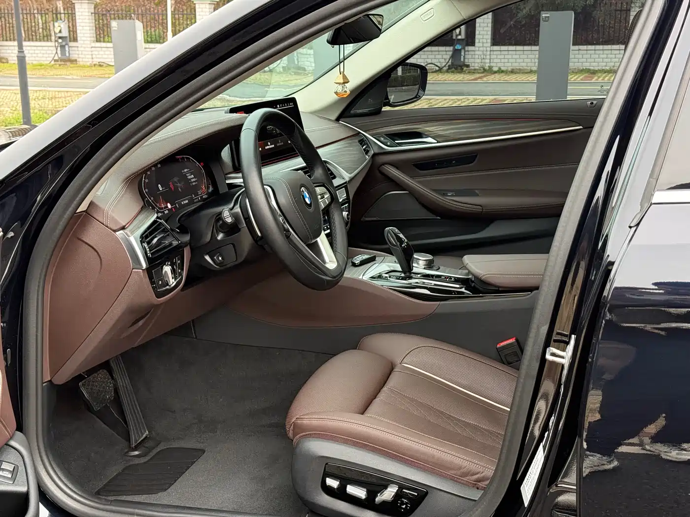 BMW 5 Series 2022 Facelift II 530Li Luxury Trim Premium Package фото 4