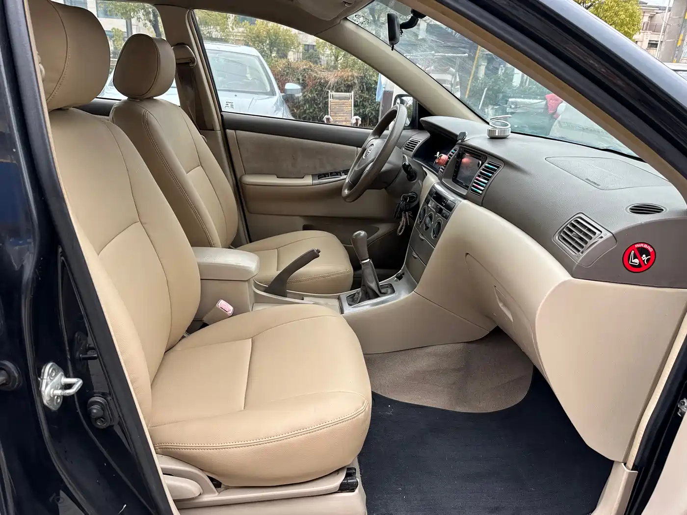 Toyota Corolla 2011 1.6L Manual Classic Edition фото 7