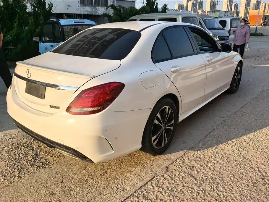 Mercedes-Benz C-Class 2017 Facelift C 200 Sport Edition фото 3