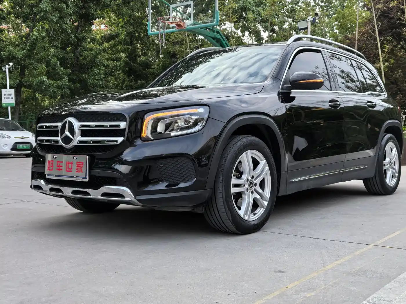 MERCEDES-BENZ GLB
