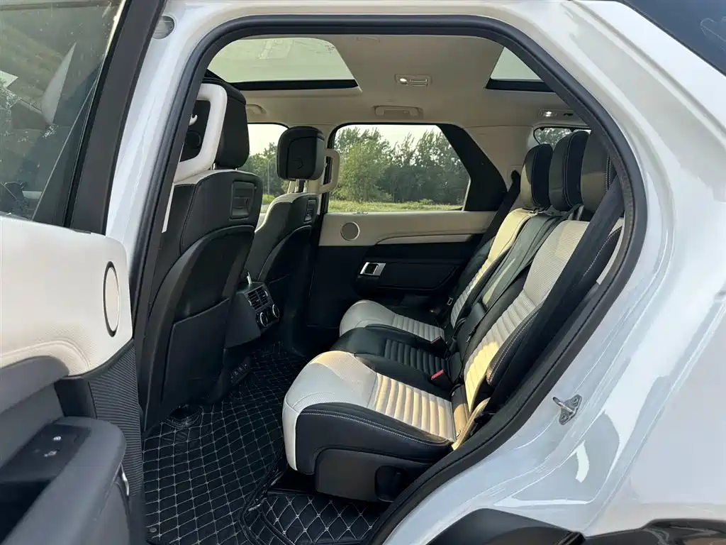 Land Rover Discovery 2021 360PS R-Dynamic SE фото 9