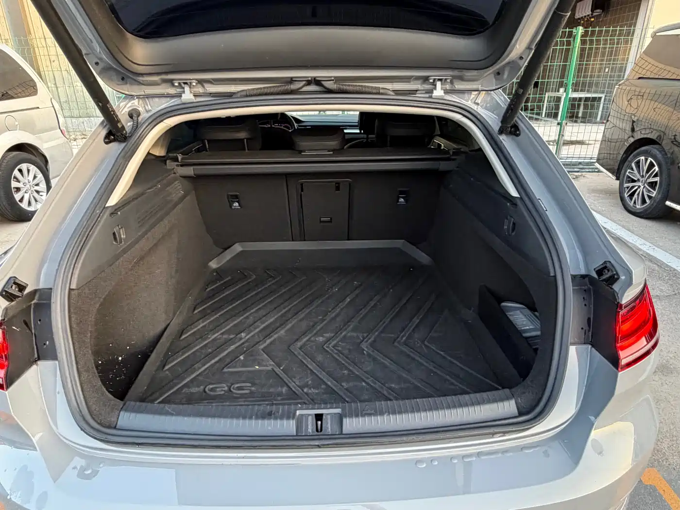 Volkswagen FAW-Volkswagen CC 2024 Shooting Brake 380TSI Hunter's Heart Public Sharing Edition фото 19