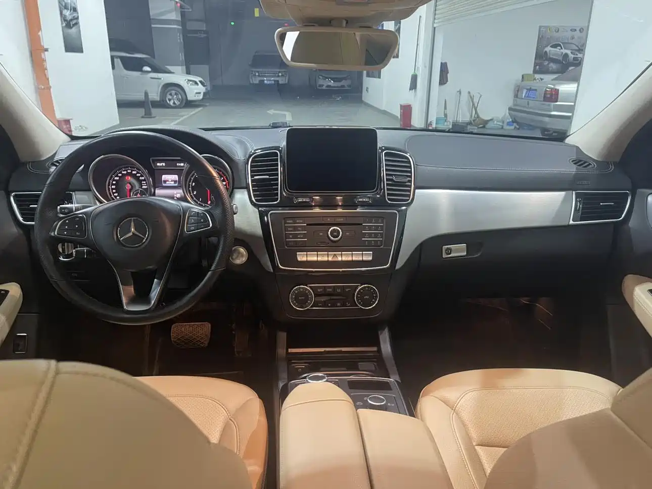 Mercedes-Benz GLE Coupe 2017 GLE 320 4MATIC Coupe SUV фото 10