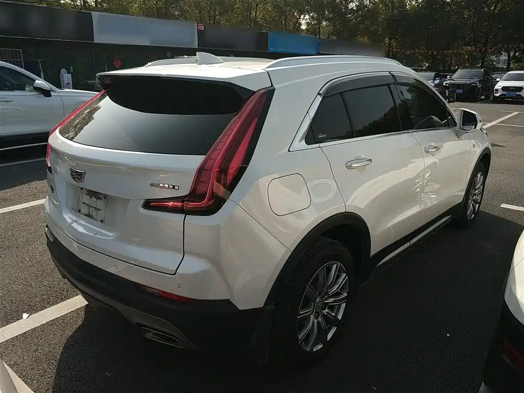 Cadillac XT4 2018 28T FWD Leading Edition фото 5