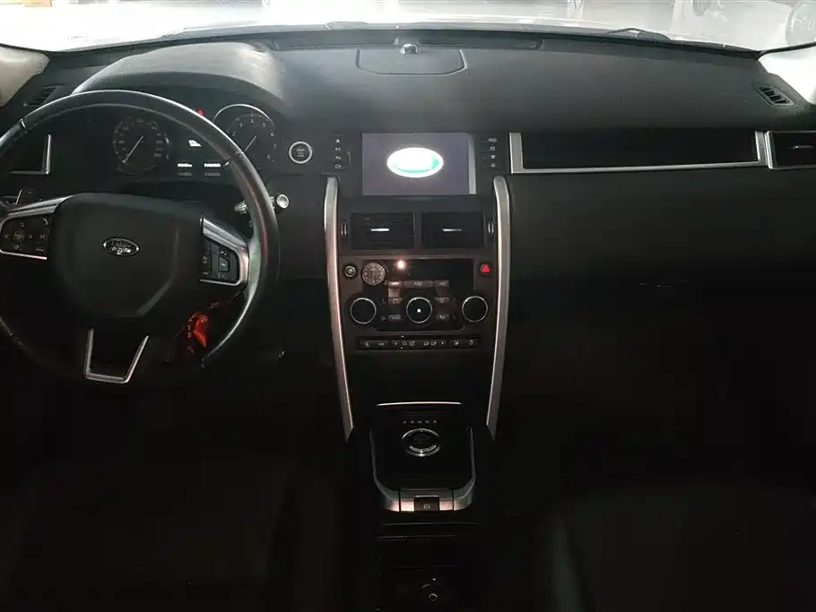 Land Rover Discovery Sport 2019 240PS SE Edition China V фото 12