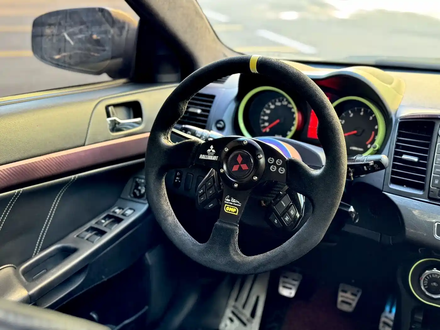 Mitsubishi Lancer EX 2015 1.8L Manual Phantom Edition фото 10