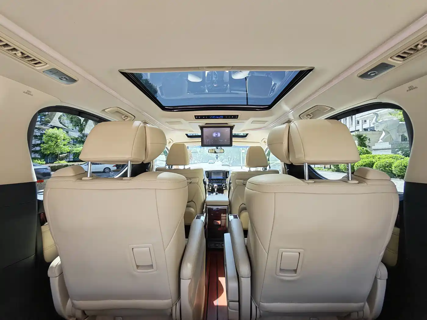 Toyota Alphard 2015 3.5L Luxury Edition фото 10