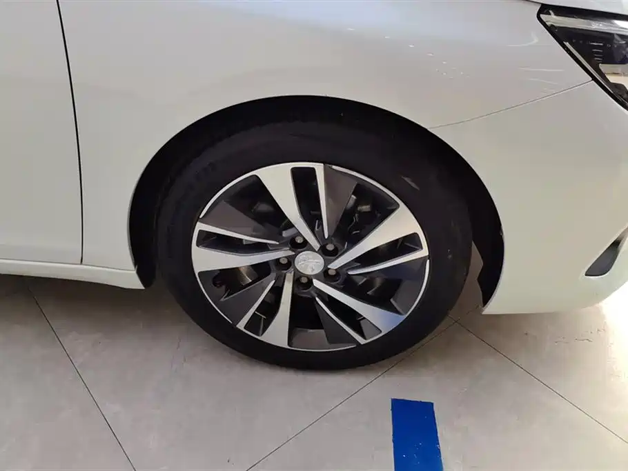 Peugeot 408 2020 360THP 10th Anniversary Premium Edition фото 6