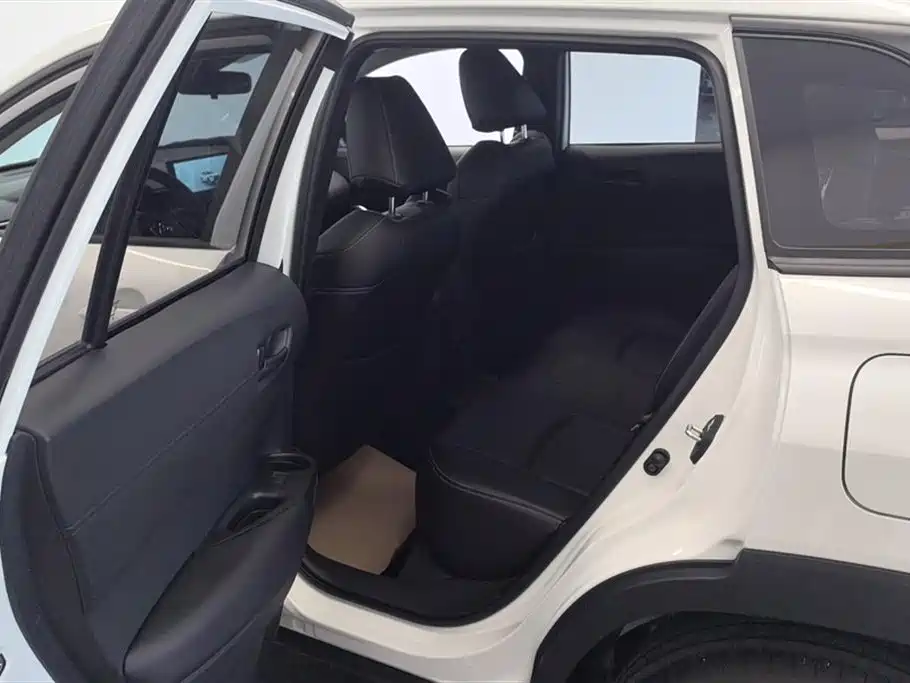 Toyota Corolla Cross 2024 Model 2.0L Pioneer Edition фото 11