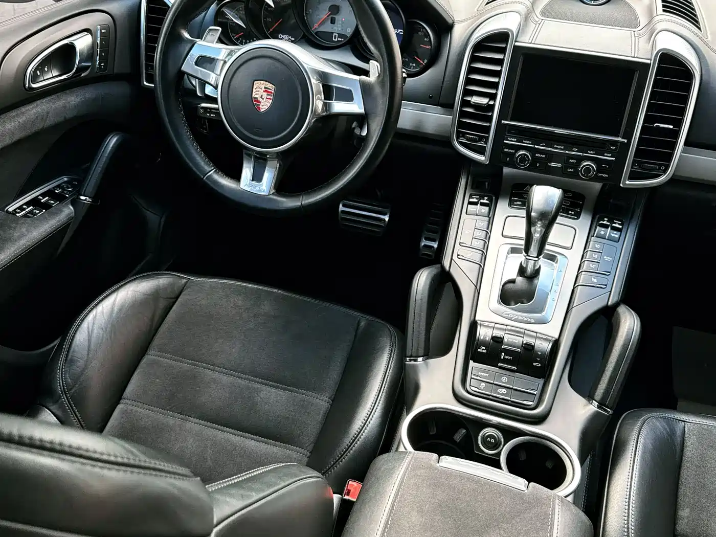 Porsche Cayenne 2012 Cayenne GTS 4.8L фото 8