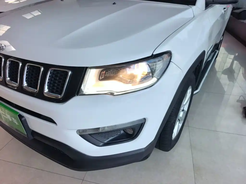 Фото 24 - Jeep Compass
