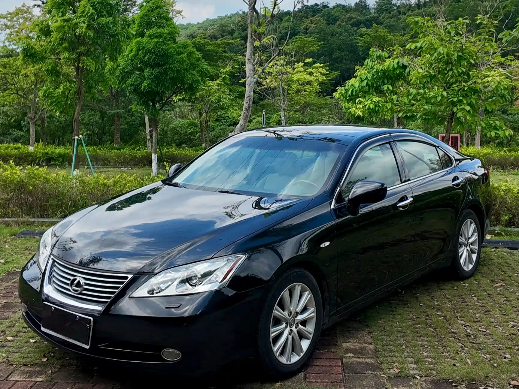 Фото 11 - Lexus ES