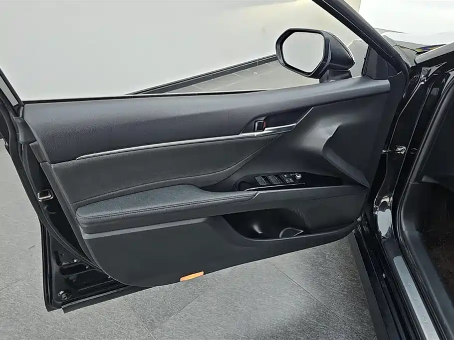 Toyota Camry 2021 2.5G Luxury Edition фото 7