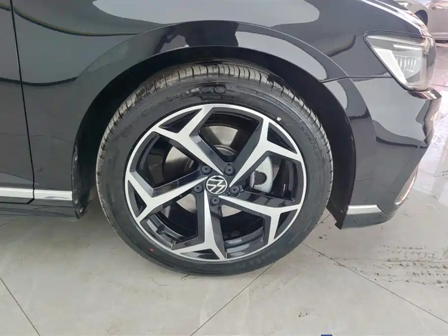 Volkswagen Magotan 2023 2 Million Units Anniversary Edition 330TSI DSG Leading Type фото 6