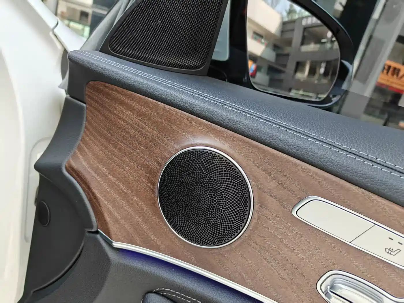 Mercedes-Benz E-Class 2019 E 300 L Fashion фото 24