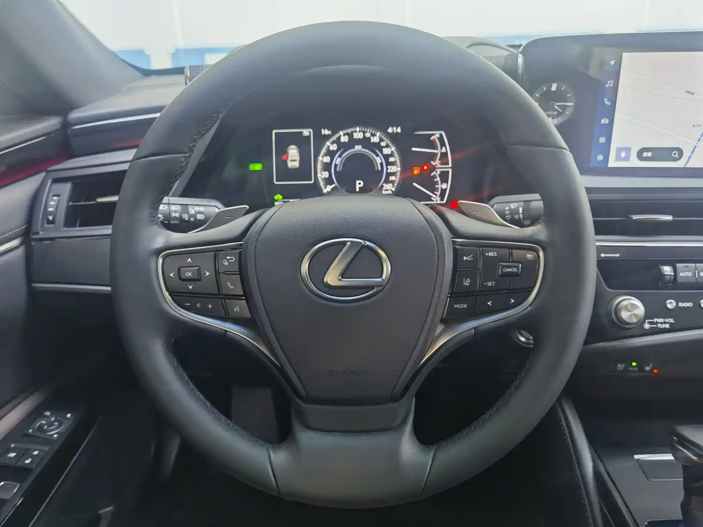 Lexus ES 2022 300h Ultimate Edition фото 10