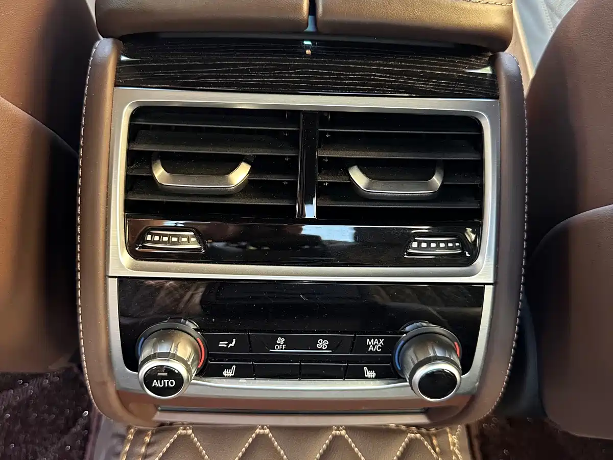 BMW 7 Series 2021 Model 740Li Leading M Sport Package фото 8