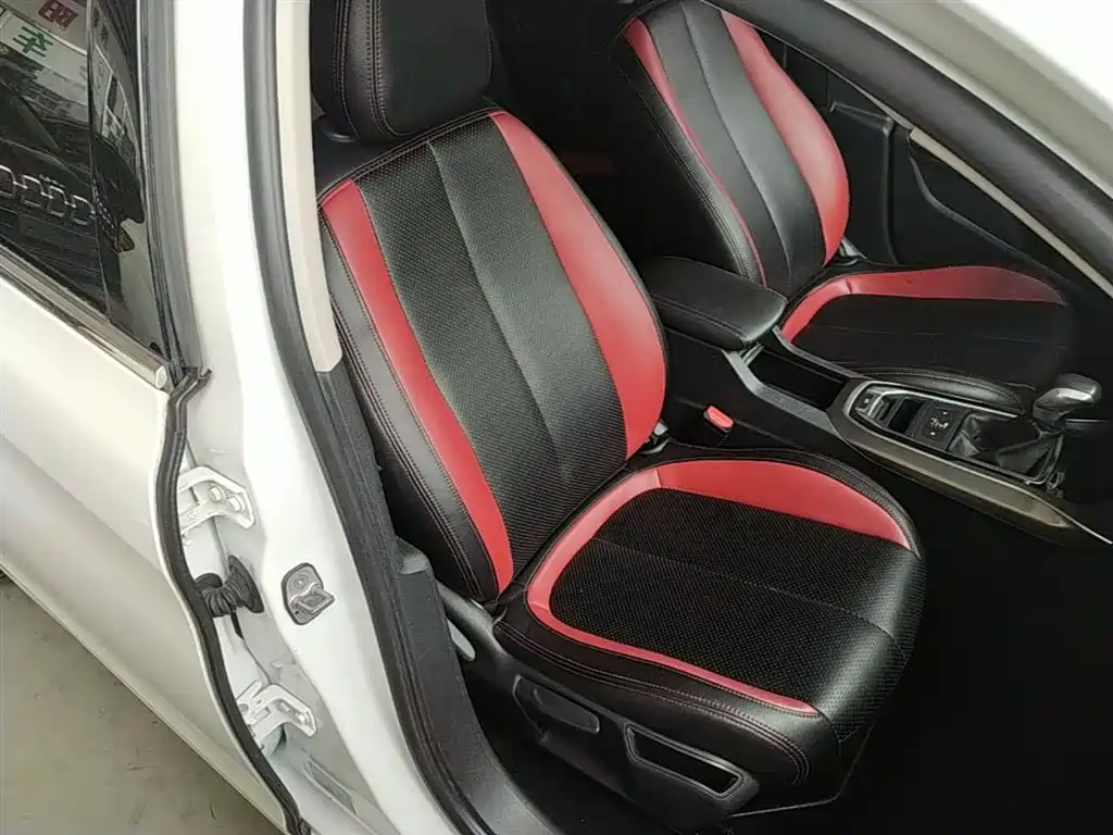 Peugeot 408 2015 Model 1.2T Automatic Luxury Edition фото 25