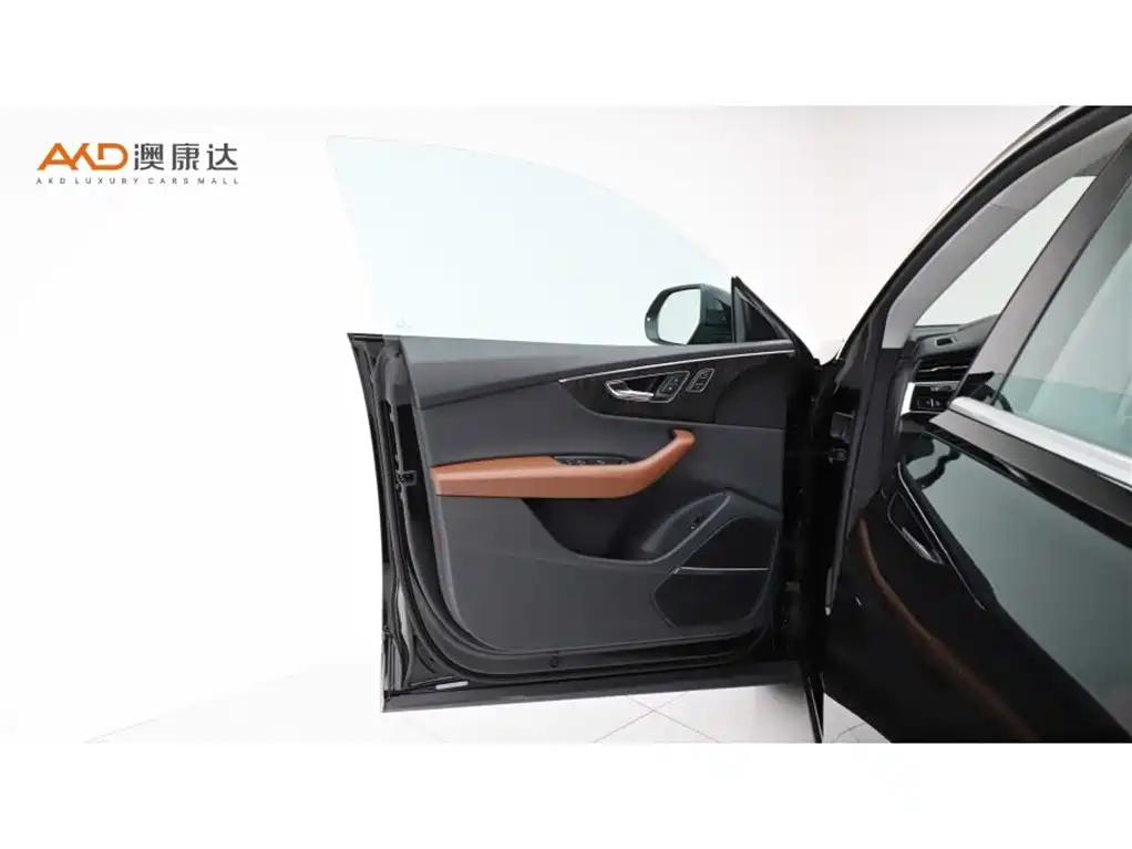 Audi Q8 2022 55 TFSI Luxury Dynamic фото 10
