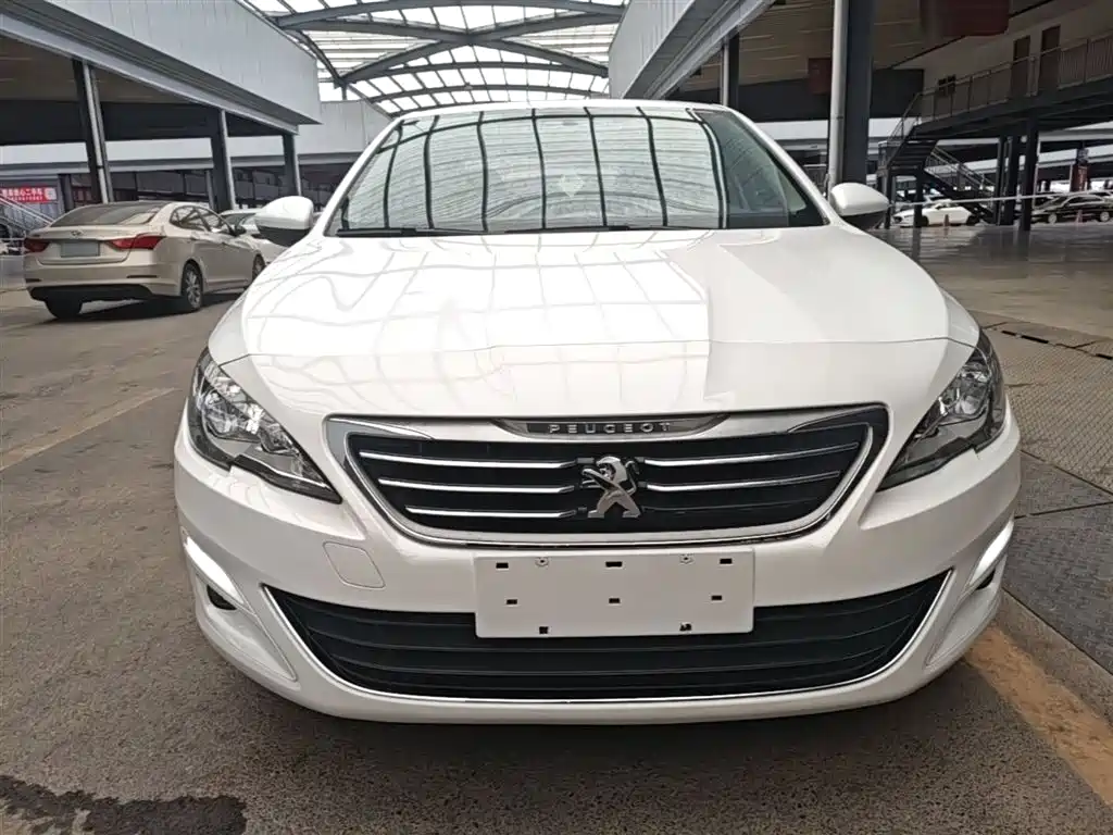 Peugeot 408 2016 1.6T Automatic Luxury Edition фото 3