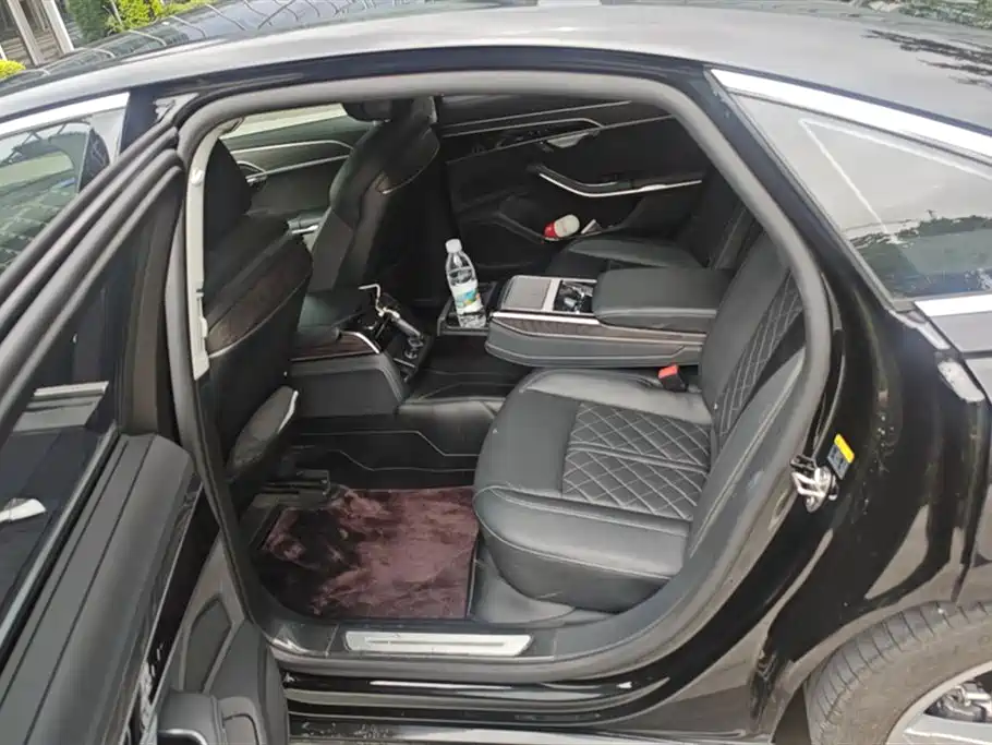 Audi A8 2023 A8L 50 TFSI quattro Exclusive фото 11