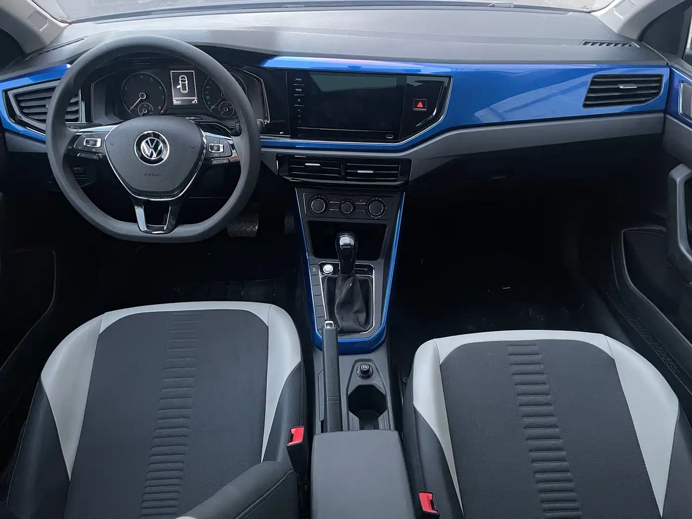 Volkswagen Polo 2021 Plus 1.5L Automatic Colorful Tech Edition фото 4