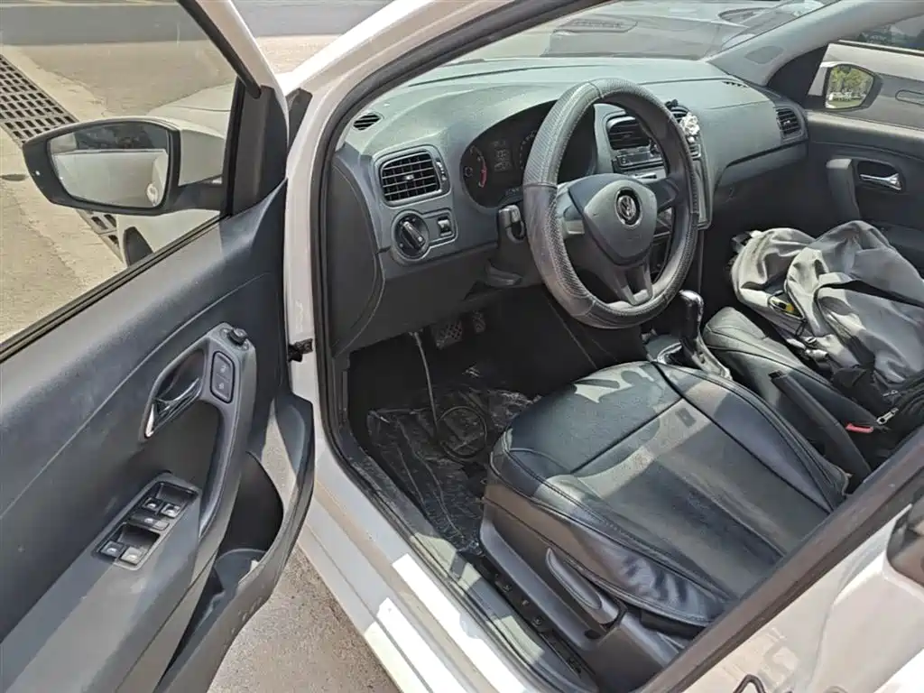 Volkswagen Polo 2018 1.5L Auto Safe Drive фото 16