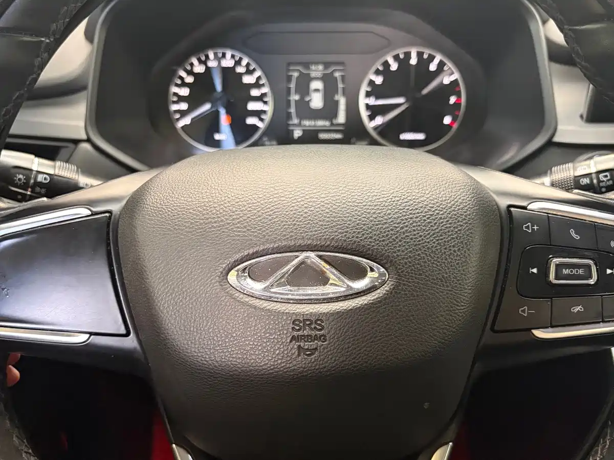 Фото 8 - Chery Tiggo 8