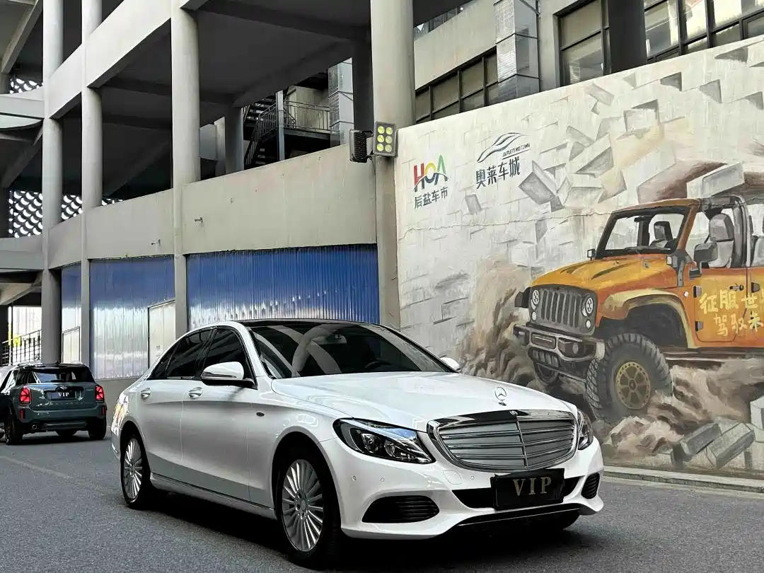 Фото 4 - Mercedes-Benz C-Class