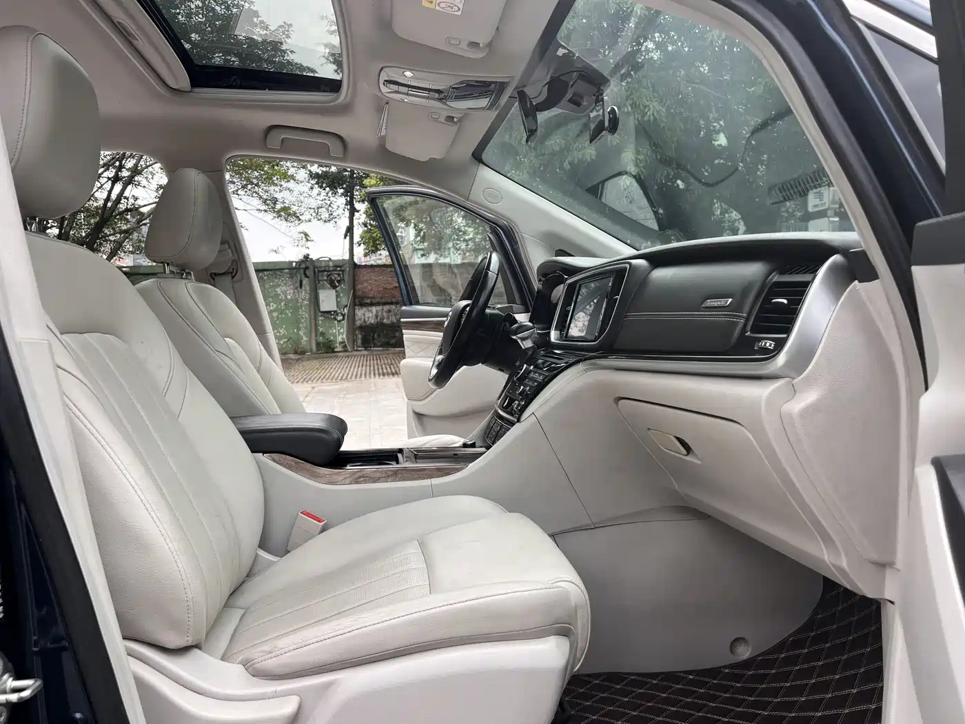 GAC Trumpchi Trumpchi M8 2018 320T Exclusive Edition фото 7