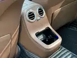 صورة 8 - Mercedes-Benz E-Class