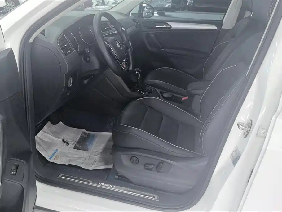 Volkswagen Tiguan L 2017 330TSI Automatic 2WD Luxury Edition фото 9